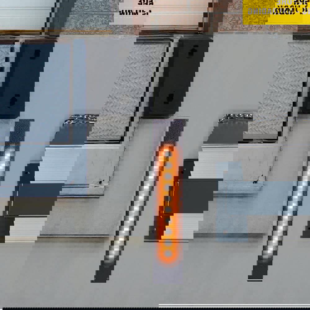 Dock Lights; Mount Type: Through Hole ; Switch Type: Toggle ; Lens Material: No Lens